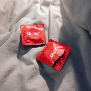 Preservativi Durex Supersottile XL Extra Large con Forma Easy On - Confezione da 10 Profilattici