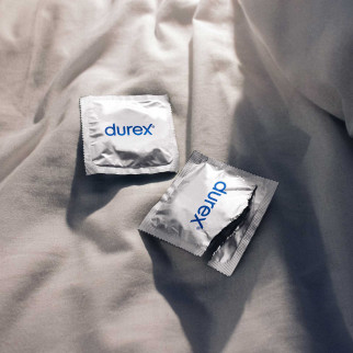 Preservativi Durex Invisible Extra Sottile con Forma Classica - Confezione da 10 Profilattici